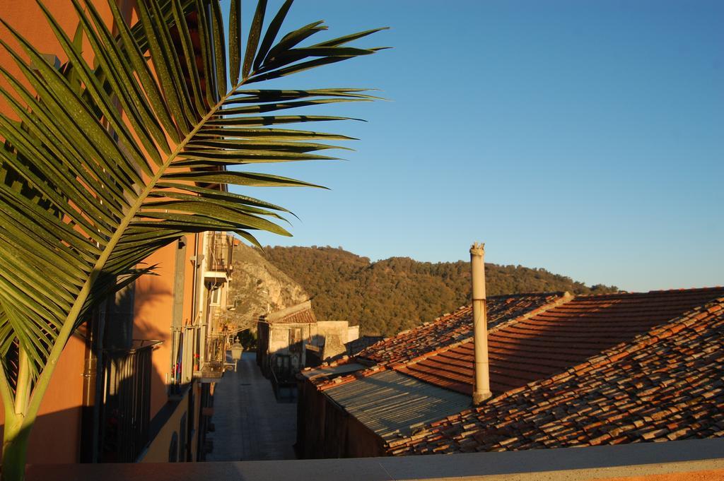 L'Arco Dei Sogni Hotel Malvagna Luaran gambar
